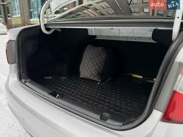 Серый Киа Рио, объемом двигателя 1.6 л и пробегом 180 тыс. км за 8950 $, фото 29 на Automoto.ua