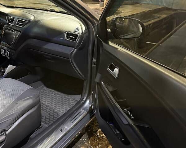 Сірий Кіа Ріо, об'ємом двигуна 1.59 л та пробігом 262 тис. км за 7200 $, фото 2 на Automoto.ua