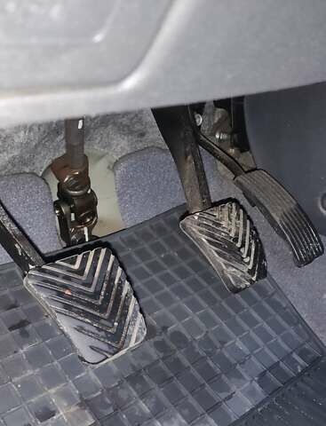 Сірий Кіа Ріо, об'ємом двигуна 1.4 л та пробігом 147 тис. км за 5500 $, фото 5 на Automoto.ua