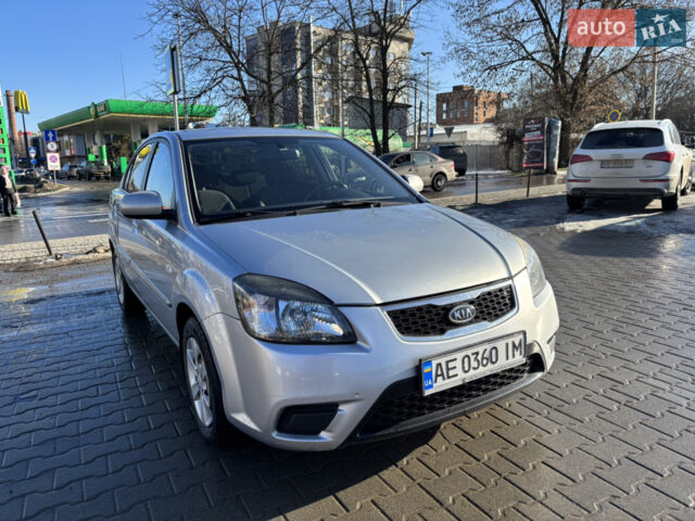Сірий Кіа Ріо, об'ємом двигуна 1.4 л та пробігом 138 тис. км за 5500 $, фото 16 на Automoto.ua