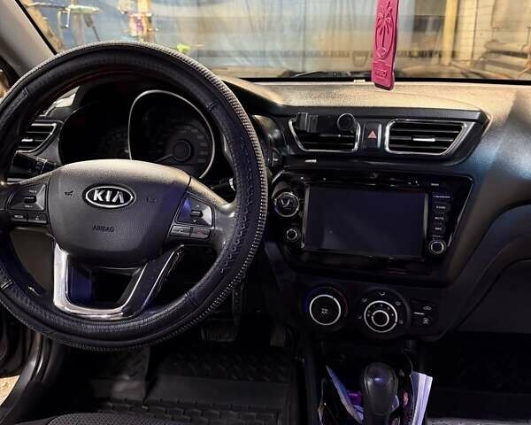 Сірий Кіа Ріо, об'ємом двигуна 1.59 л та пробігом 262 тис. км за 7200 $, фото 6 на Automoto.ua