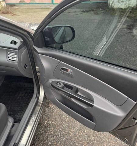 Серый Киа Рио, объемом двигателя 1.4 л и пробегом 135 тыс. км за 6999 $, фото 17 на Automoto.ua