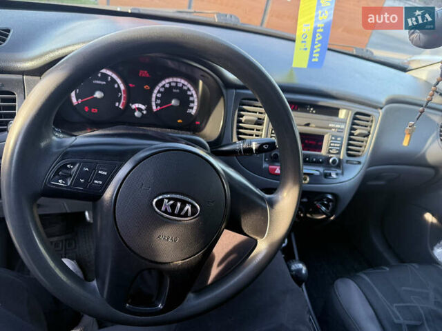 Серый Киа Рио, объемом двигателя 1.6 л и пробегом 296 тыс. км за 4699 $, фото 14 на Automoto.ua