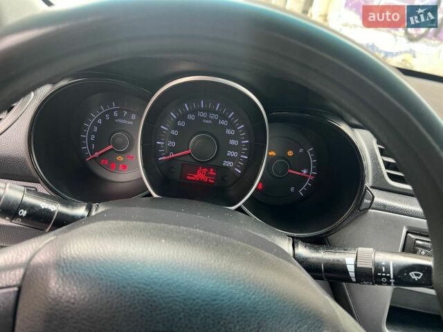 Сірий Кіа Ріо, об'ємом двигуна 1.4 л та пробігом 257 тис. км за 5600 $, фото 10 на Automoto.ua