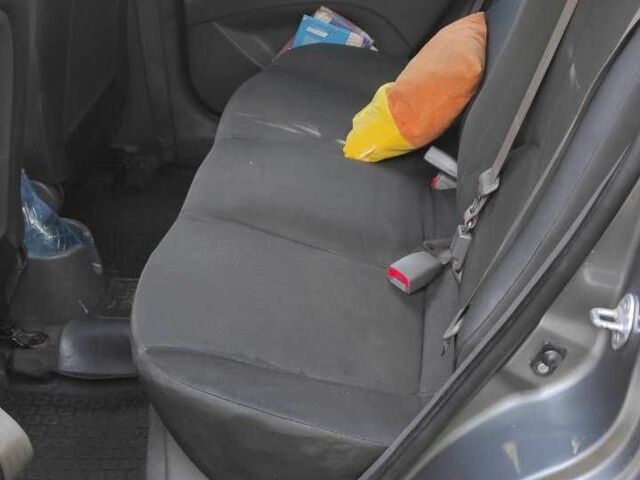 Сірий Кіа Ріо, об'ємом двигуна 1.4 л та пробігом 215 тис. км за 4994 $, фото 7 на Automoto.ua