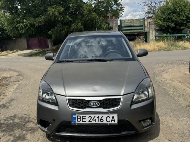 Сірий Кіа Ріо, об'ємом двигуна 1.4 л та пробігом 92 тис. км за 3700 $, фото 1 на Automoto.ua
