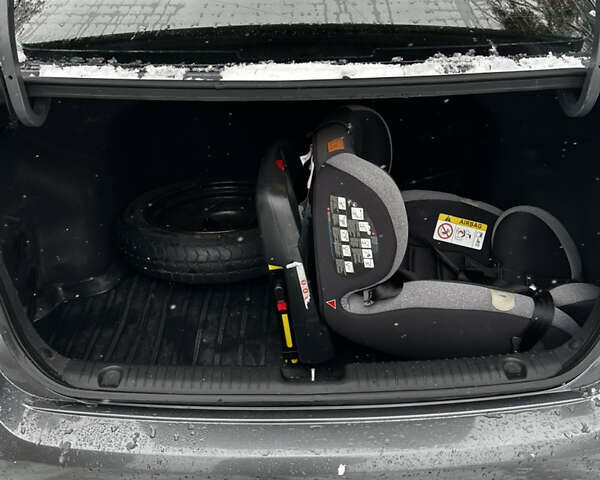 Серый Киа Рио, объемом двигателя 1.6 л и пробегом 168 тыс. км за 7000 $, фото 21 на Automoto.ua