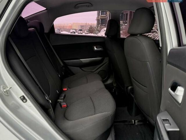 Серый Киа Рио, объемом двигателя 1.59 л и пробегом 180 тыс. км за 8950 $, фото 17 на Automoto.ua