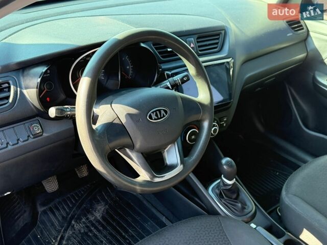 Серый Киа Рио, объемом двигателя 1.4 л и пробегом 238 тыс. км за 6200 $, фото 9 на Automoto.ua