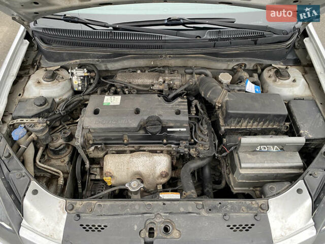 Сірий Кіа Ріо, об'ємом двигуна 1.4 л та пробігом 169 тис. км за 5000 $, фото 13 на Automoto.ua
