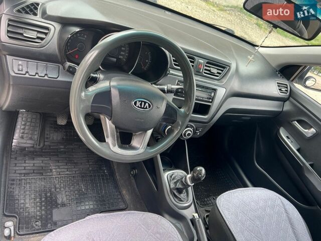 Серый Киа Рио, объемом двигателя 1.4 л и пробегом 257 тыс. км за 6800 $, фото 7 на Automoto.ua