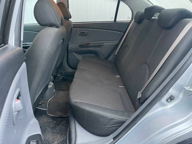 Серый Киа Рио, объемом двигателя 1.4 л и пробегом 168 тыс. км за 4590 $, фото 9 на Automoto.ua