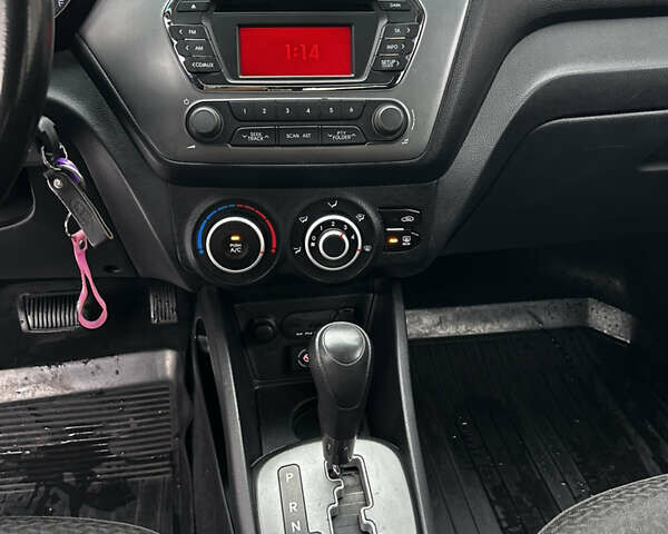 Серый Киа Рио, объемом двигателя 1.6 л и пробегом 168 тыс. км за 7000 $, фото 15 на Automoto.ua