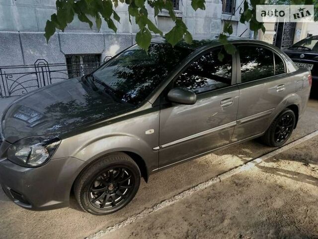 Сірий Кіа Ріо, об'ємом двигуна 1.4 л та пробігом 150 тис. км за 7700 $, фото 9 на Automoto.ua