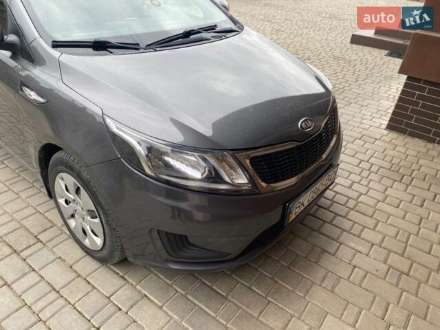 Серый Киа Рио, объемом двигателя 1.4 л и пробегом 94 тыс. км за 8100 $, фото 2 на Automoto.ua