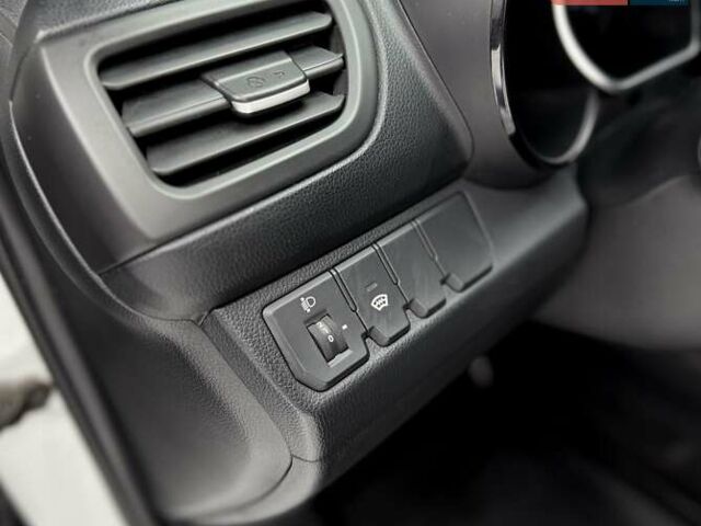 Серый Киа Рио, объемом двигателя 1.6 л и пробегом 180 тыс. км за 8950 $, фото 24 на Automoto.ua