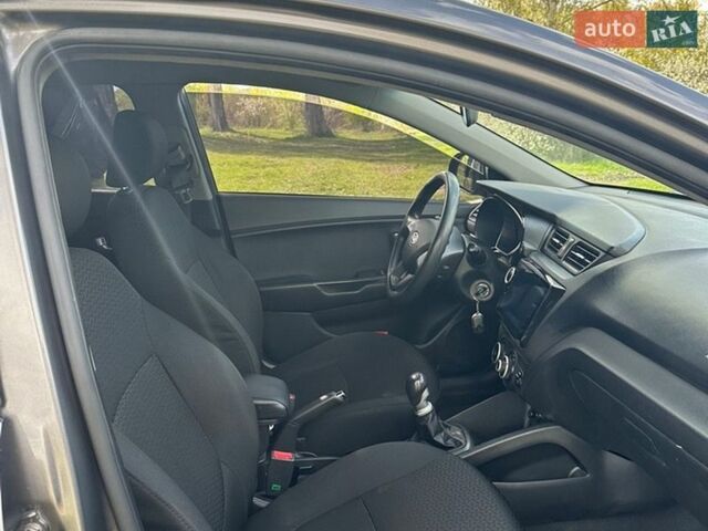 Серый Киа Рио, объемом двигателя 1.4 л и пробегом 155 тыс. км за 6700 $, фото 16 на Automoto.ua