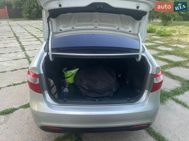Сірий Кіа Ріо, об'ємом двигуна 1.4 л та пробігом 172 тис. км за 5600 $, фото 21 на Automoto.ua