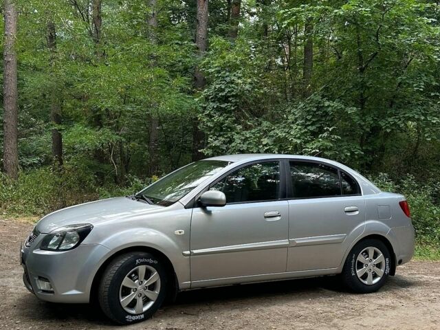 Сірий Кіа Ріо, об'ємом двигуна 1.4 л та пробігом 174 тис. км за 5900 $, фото 2 на Automoto.ua