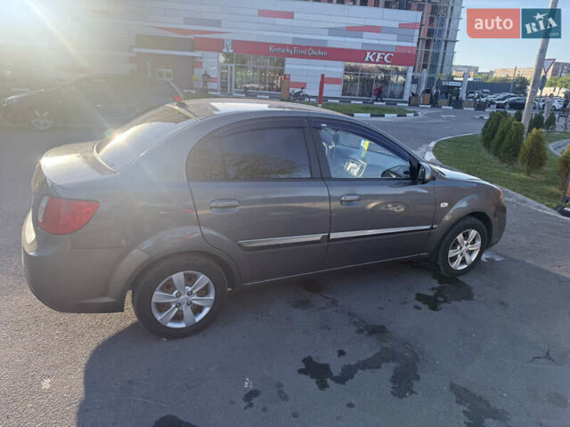Серый Киа Рио, объемом двигателя 1.6 л и пробегом 296 тыс. км за 4699 $, фото 27 на Automoto.ua