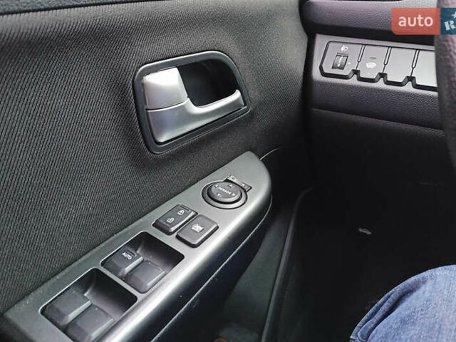 Серый Киа Рио, объемом двигателя 1.6 л и пробегом 180 тыс. км за 8000 $, фото 7 на Automoto.ua