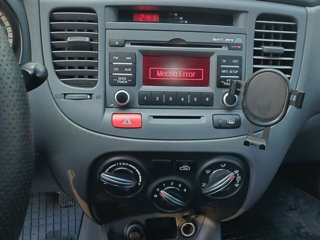 Сірий Кіа Ріо, об'ємом двигуна 1.4 л та пробігом 147 тис. км за 5500 $, фото 4 на Automoto.ua