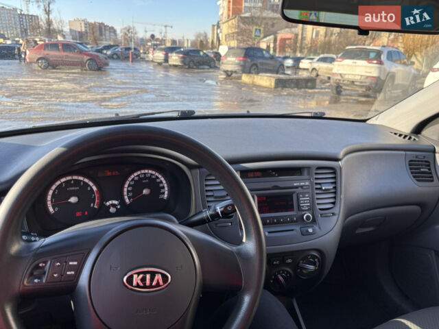 Сірий Кіа Ріо, об'ємом двигуна 1.4 л та пробігом 138 тис. км за 5500 $, фото 26 на Automoto.ua