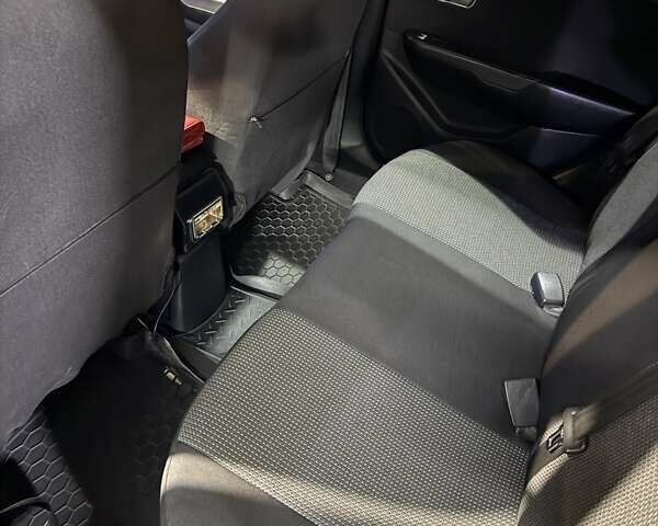 Сірий Кіа Ріо, об'ємом двигуна 1.59 л та пробігом 262 тис. км за 7200 $, фото 4 на Automoto.ua