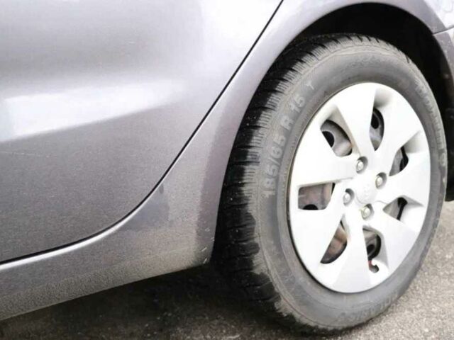 Серый Киа Рио, объемом двигателя 1.4 л и пробегом 141 тыс. км за 8500 $, фото 4 на Automoto.ua