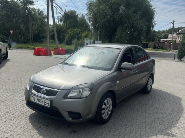 Сірий Кіа Ріо, об'ємом двигуна 1.4 л та пробігом 380 тис. км за 4510 $, фото 10 на Automoto.ua