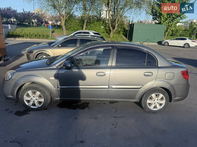 Серый Киа Рио, объемом двигателя 1.6 л и пробегом 296 тыс. км за 4699 $, фото 5 на Automoto.ua