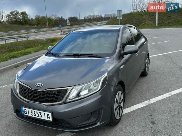 Серый Киа Рио, объемом двигателя 1.4 л и пробегом 155 тыс. км за 6700 $, фото 3 на Automoto.ua