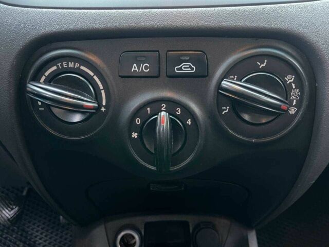 Серый Киа Рио, объемом двигателя 1.4 л и пробегом 168 тыс. км за 4590 $, фото 22 на Automoto.ua