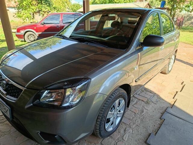Серый Киа Рио, объемом двигателя 1.4 л и пробегом 160 тыс. км за 5116 $, фото 1 на Automoto.ua