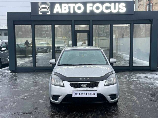 Серый Киа Рио, объемом двигателя 1.4 л и пробегом 168 тыс. км за 4590 $, фото 2 на Automoto.ua