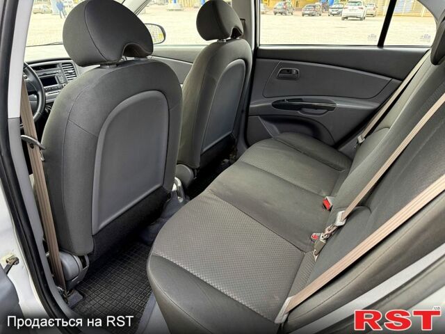 Серый Киа Рио, объемом двигателя 14 л и пробегом 172 тыс. км за 4950 $, фото 12 на Automoto.ua