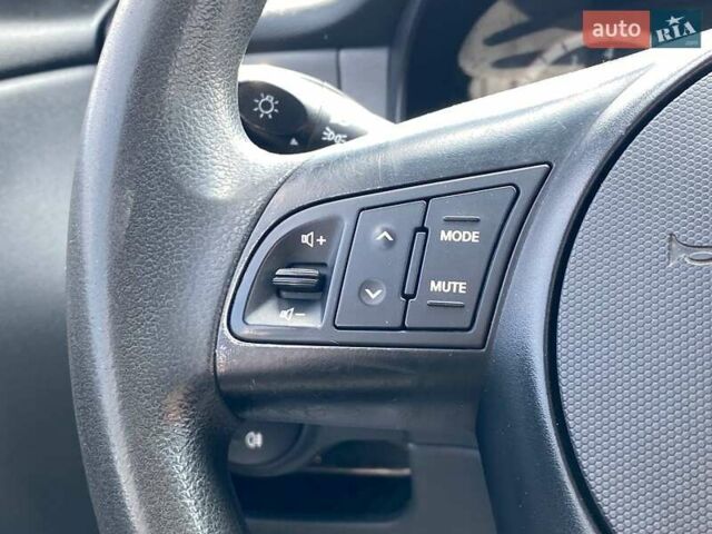 Серый Киа Рио, объемом двигателя 1.4 л и пробегом 80 тыс. км за 5000 $, фото 20 на Automoto.ua