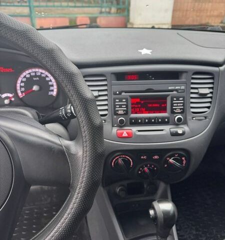 Серый Киа Рио, объемом двигателя 1.4 л и пробегом 135 тыс. км за 6999 $, фото 22 на Automoto.ua