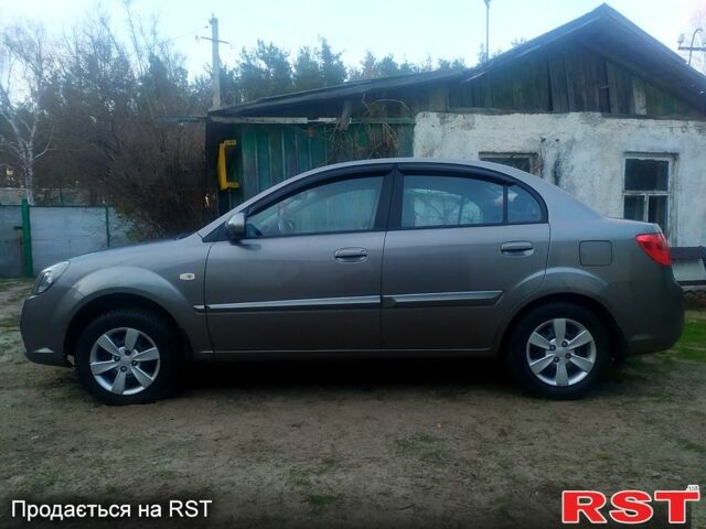 Серый Киа Рио, объемом двигателя 1.4 л и пробегом 200 тыс. км за 5200 $, фото 7 на Automoto.ua