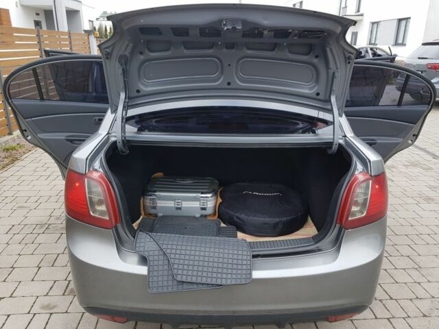 Серый Киа Рио, объемом двигателя 0 л и пробегом 184 тыс. км за 6371 $, фото 6 на Automoto.ua