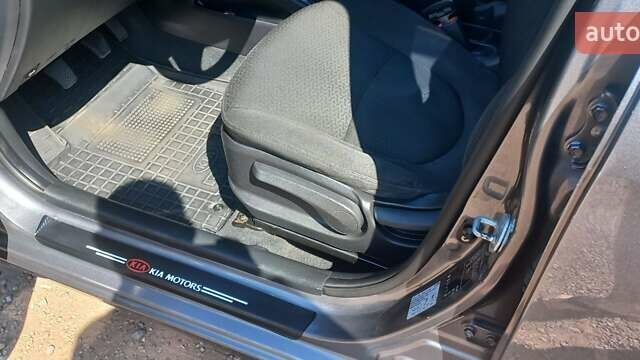Серый Киа Рио, объемом двигателя 1.4 л и пробегом 156 тыс. км за 6600 $, фото 11 на Automoto.ua