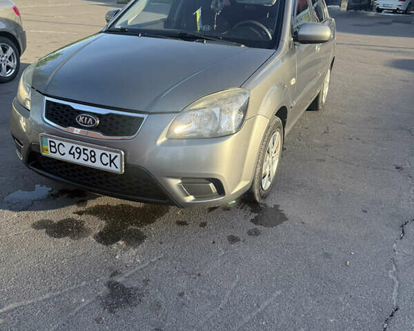 Серый Киа Рио, объемом двигателя 1.6 л и пробегом 296 тыс. км за 4699 $, фото 1 на Automoto.ua