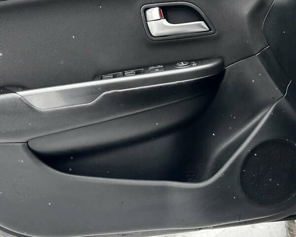 Серый Киа Рио, объемом двигателя 1.6 л и пробегом 168 тыс. км за 7000 $, фото 12 на Automoto.ua