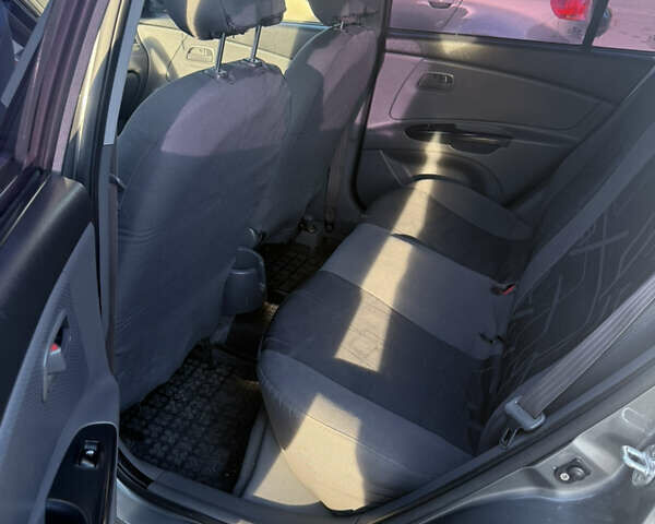 Серый Киа Рио, объемом двигателя 1.6 л и пробегом 296 тыс. км за 4699 $, фото 20 на Automoto.ua
