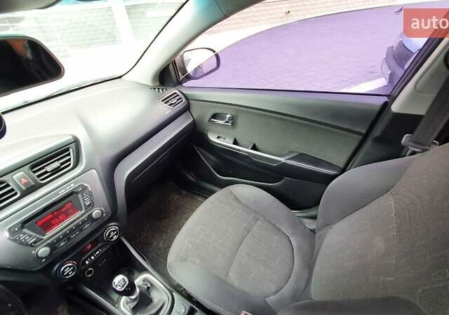 Серый Киа Рио, объемом двигателя 1.6 л и пробегом 190 тыс. км за 7824 $, фото 7 на Automoto.ua