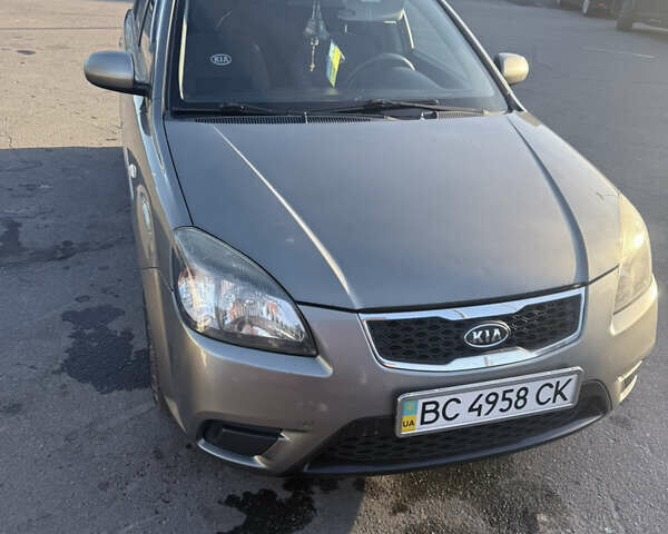 Серый Киа Рио, объемом двигателя 1.6 л и пробегом 296 тыс. км за 4699 $, фото 4 на Automoto.ua