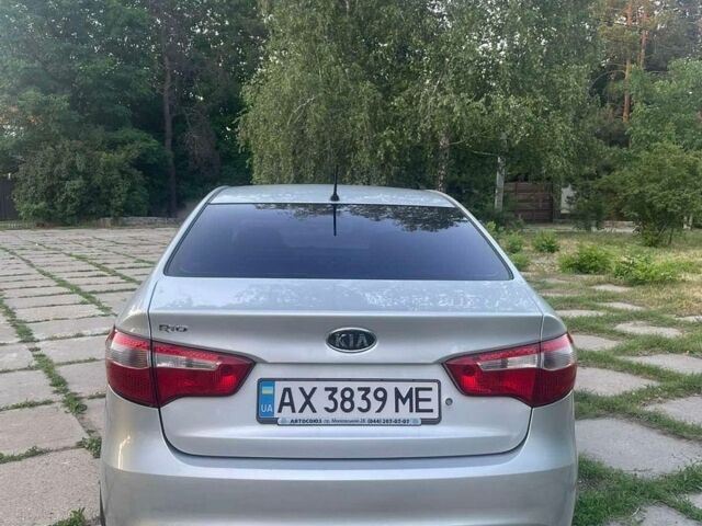 Сірий Кіа Ріо, об'ємом двигуна 1.4 л та пробігом 172 тис. км за 5600 $, фото 3 на Automoto.ua
