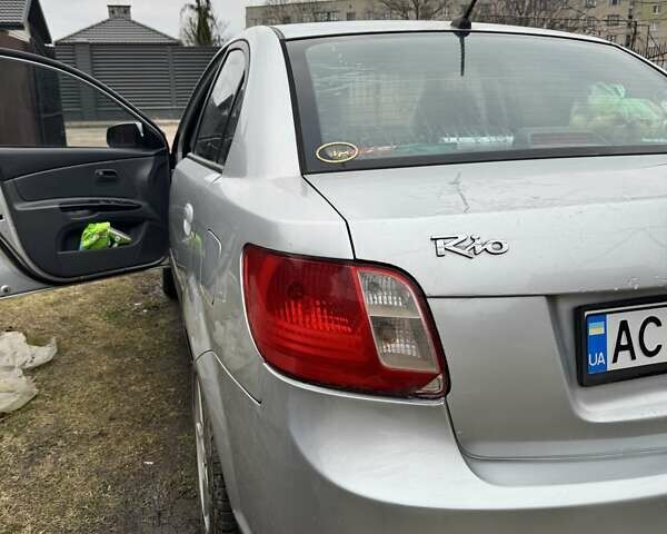 Сірий Кіа Ріо, об'ємом двигуна 1.4 л та пробігом 191 тис. км за 3400 $, фото 7 на Automoto.ua