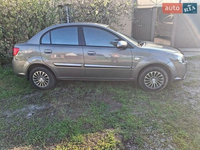 Серый Киа Рио, объемом двигателя 1.4 л и пробегом 70 тыс. км за 6200 $, фото 7 на Automoto.ua