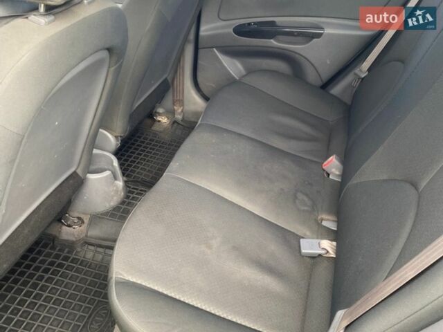 Серый Киа Рио, объемом двигателя 1.4 л и пробегом 154 тыс. км за 5300 $, фото 9 на Automoto.ua